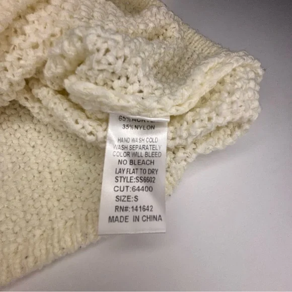 Fab'rik Women's Textured Cream Knit Top - Picture 4 of 5